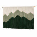 Makramee Wandteppich 120 x 100 cm Baumwolle Grün Beige Bergmotiv mit Holzstab